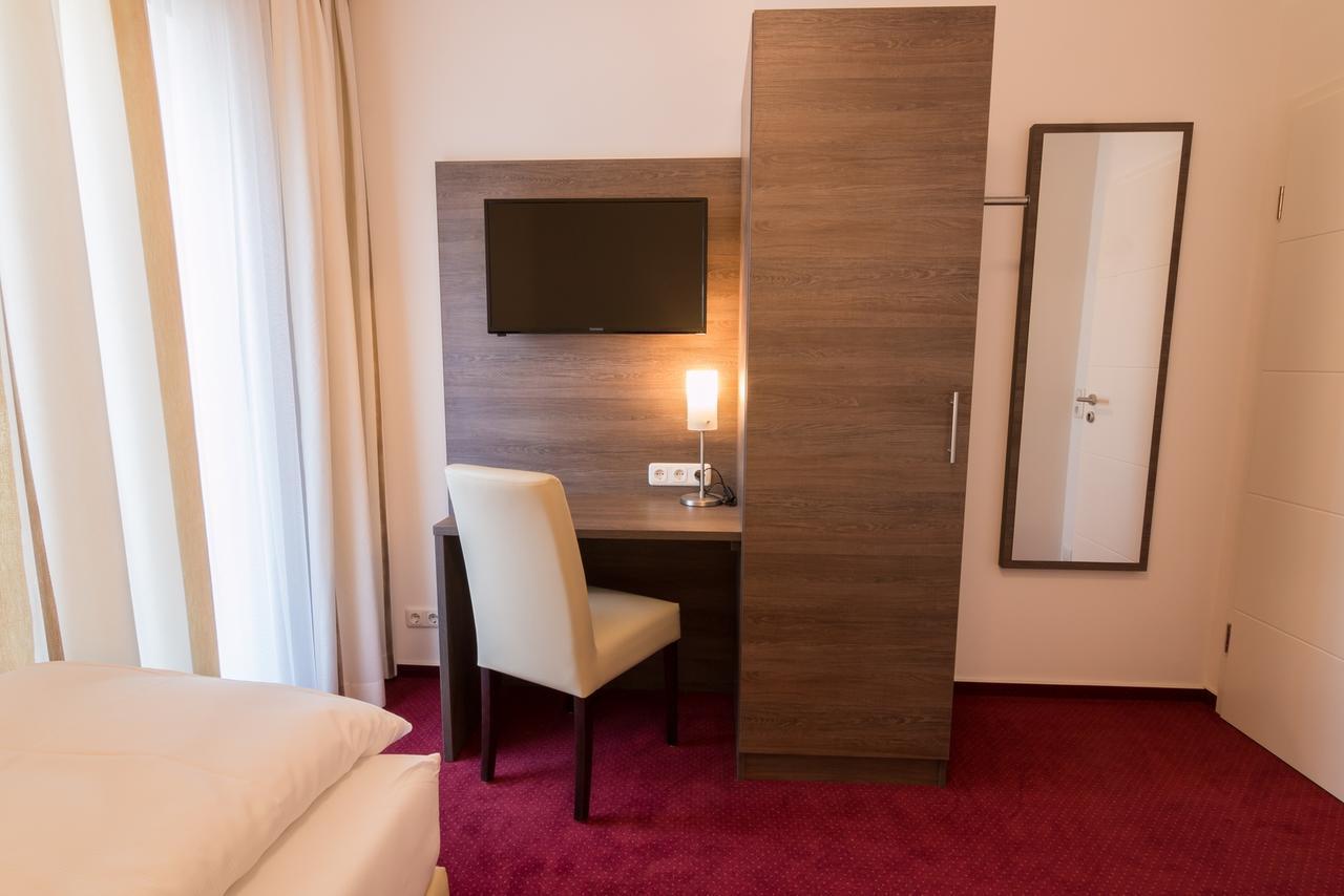 Hotel Restaurant Jaegerhof ケルペン エクステリア 写真